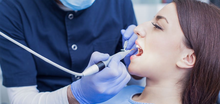 Mantenimiento tras la colocación de implantes dentales