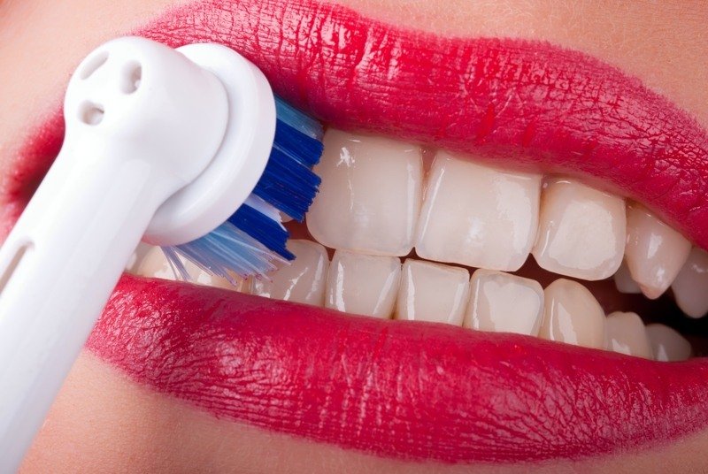 cepillo electrico ventajas Axioma clínica dental en Barcelona