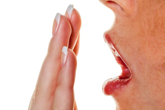Cómo eliminar el mal aliento de la boca para siempre? Solución en 8 pasos